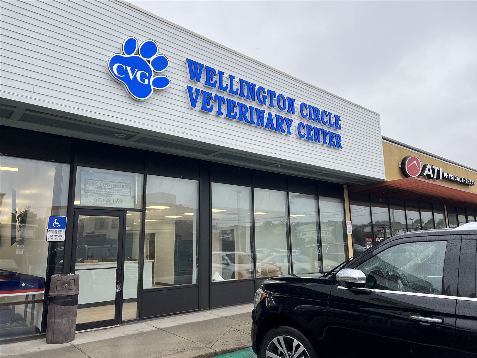 Wellington Circle Veterinary Center storefront with the blue CVG paw sign